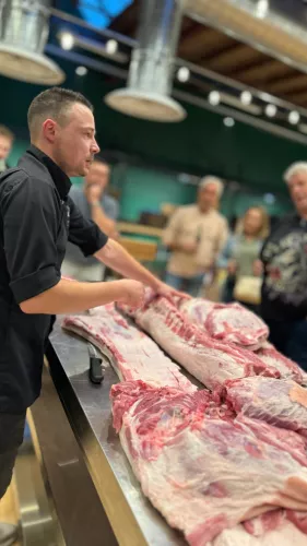 BBQ Valley Masterclass of 'Head to Tail' Carving a Pig (11496)