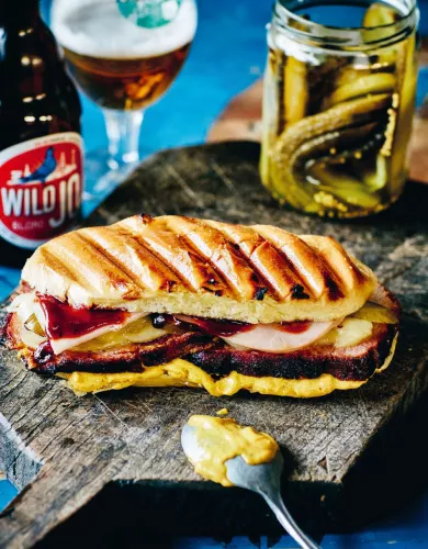 Smokey Goodness Smokey Goodness - The Best of BBQ Snacks (9789043926508)