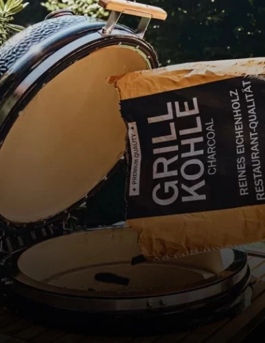 CHARCOAL & SMOKEWOOD