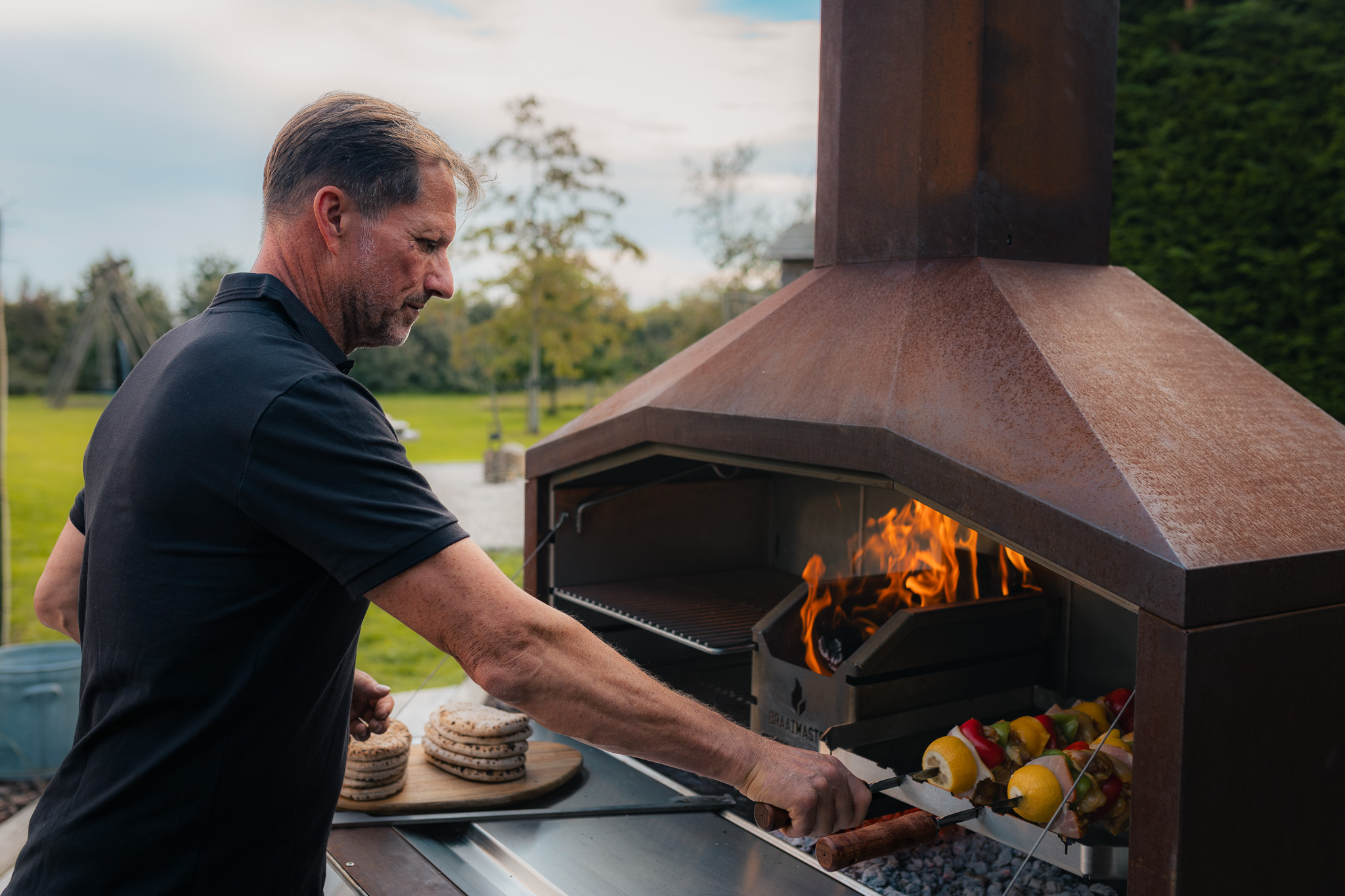 Barbecue fire on Braaimaster: 8 tips to perfectly control the fire